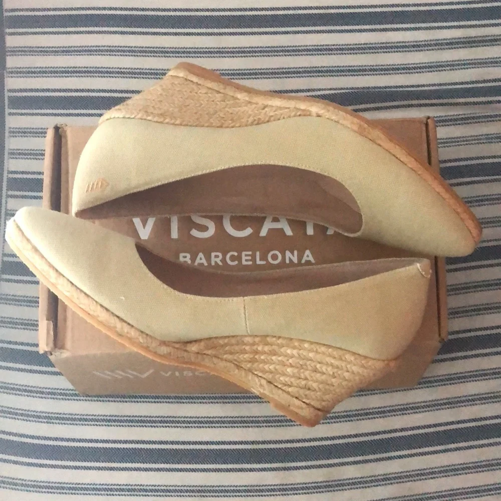 SC Barcelona Cream Espadrille Wedge Pumps - Women's Slip-On Wedges